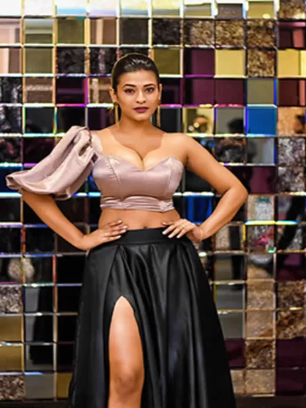 Hello ! I am Purvi Chauhan a sexy Guwahati call girl 3 Hello ! I am Purvi Chauhan a sexy Guwahati call girl 3