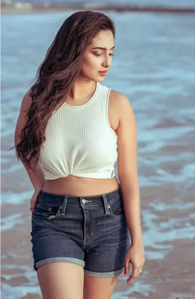 My name is Varsha, I am 22 years old. Best call girl service 2 My name is Varsha, I am 22 years old. Best call girl service 2
