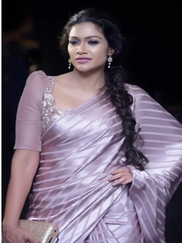 Hello there! My name is Surbhi Singh a seductive Surat call girl. 2 Hello there! My name is Surbhi Singh a seductive Surat call girl. 2