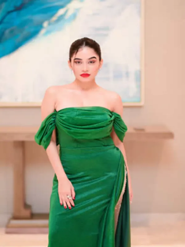 Hello ! I am Himanshi Bhatt a hot Thane call girl 1 Hello ! I am Himanshi Bhatt a hot Thane call girl 1