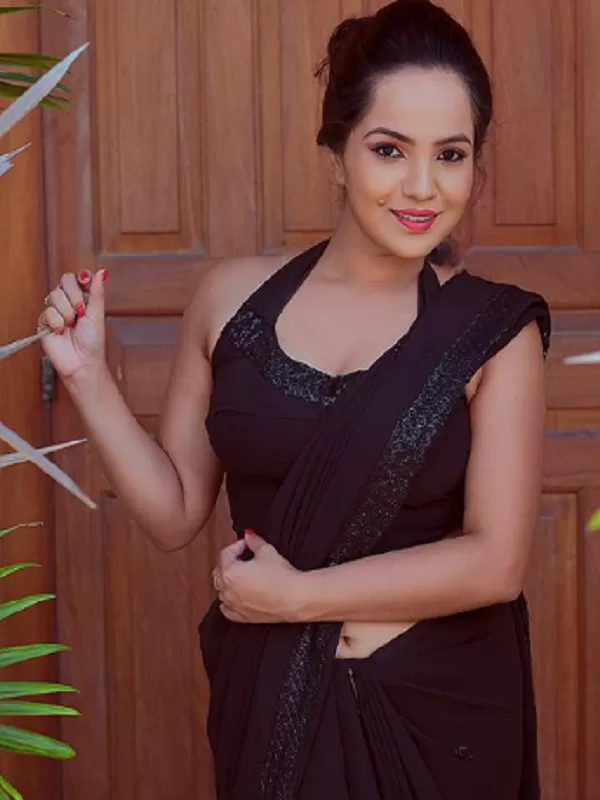 I am attractive and hot call girl in Chandigarh. full night services. 2 I am attractive and hot call girl in Chandigarh. full night services. 2