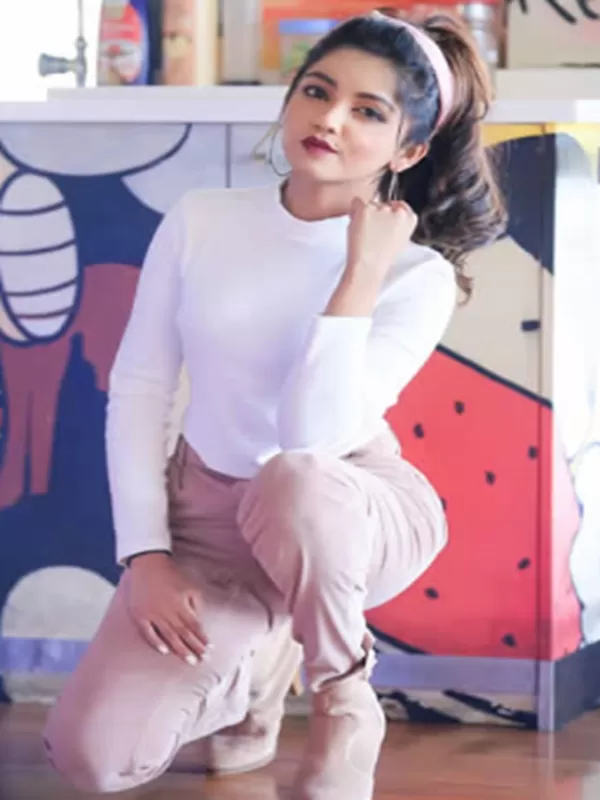 Hello ! I am Madhu Chaudhry a sexy Kolkata call girl 3 Hello ! I am Madhu Chaudhry a sexy Kolkata call girl 3